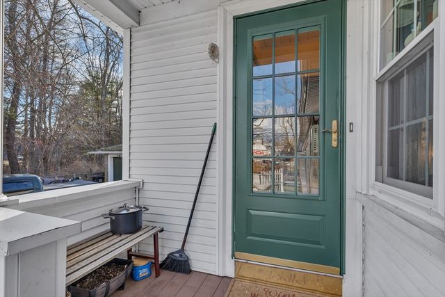 82 Cumberland Ave, North Attleboro, MA 02760