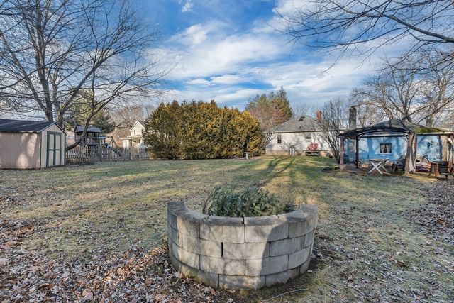 82 Cumberland Ave, North Attleboro, MA 02760