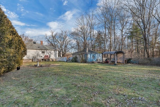 82 Cumberland Ave, North Attleboro, MA 02760