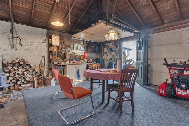 82 Cumberland Ave, North Attleboro, MA 02760