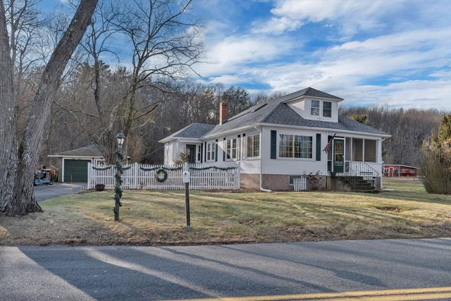 82 Cumberland Ave, North Attleboro, MA 02760