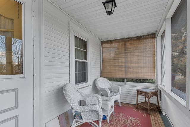 82 Cumberland Ave, North Attleboro, MA 02760