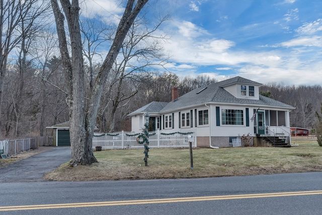 82 Cumberland Ave, North Attleboro, MA 02760