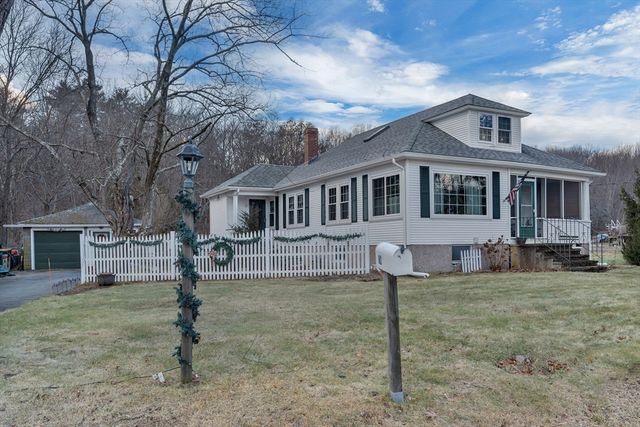 82 Cumberland Ave, North Attleboro, MA 02760