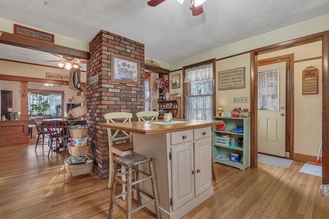 82 Cumberland Ave, North Attleboro, MA 02760