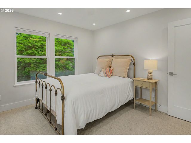 431 Sw COLONY Dr, Portland, OR 97219