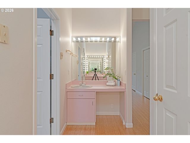 431 Sw COLONY Dr, Portland, OR 97219