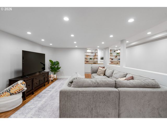 431 Sw COLONY Dr, Portland, OR 97219