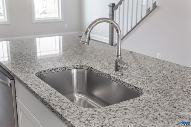 754 PARK RIDGE DR, Crozet, VA 22932