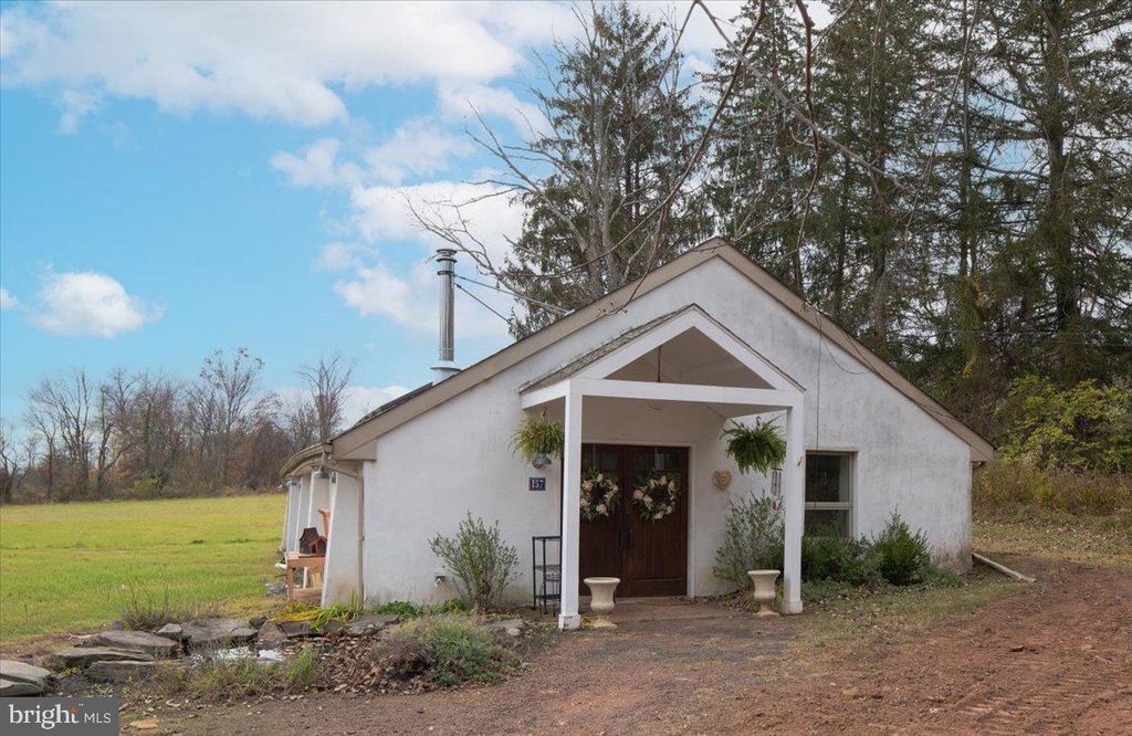 157 PINE RUN RD, Doylestown, PA 18901