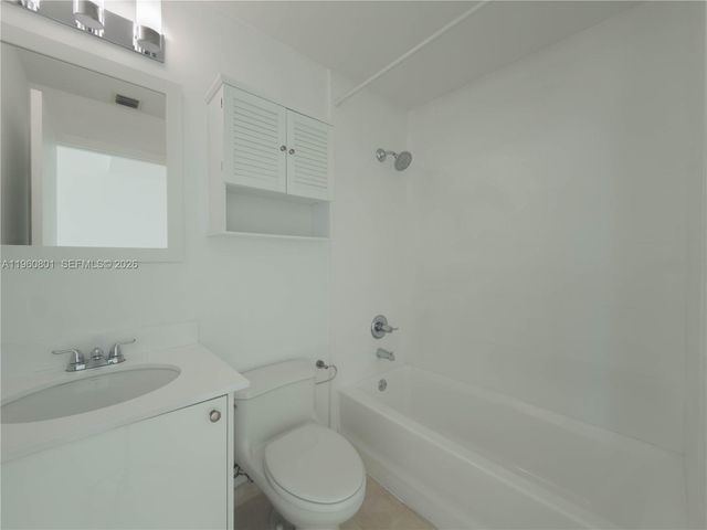 60 SW 13rd St 1605, Miami, FL 33130