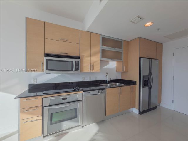 60 SW 13rd St 1605, Miami, FL 33130