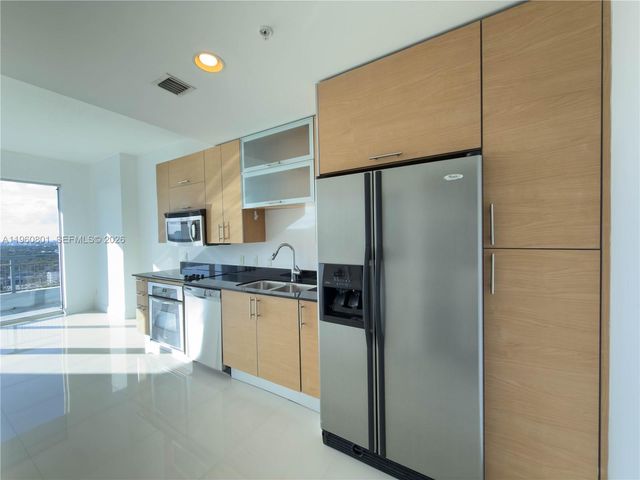 60 SW 13rd St 1605, Miami, FL 33130