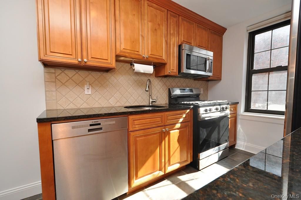 105 Garth Road 5H, Scarsdale, NY 10583 — photo 2