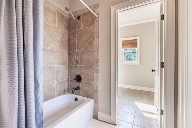 5566 Aviemore Court, Suwanee, GA 30024