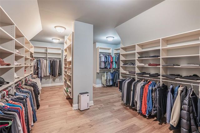 5566 Aviemore Court, Suwanee, GA 30024