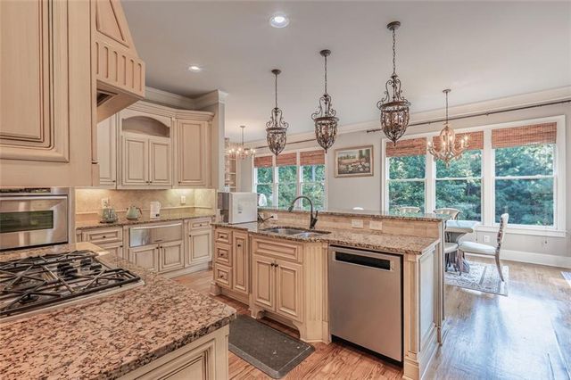 5566 Aviemore Court, Suwanee, GA 30024