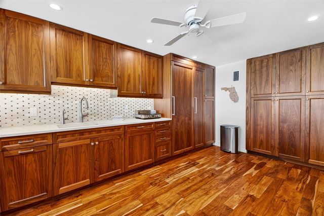 4708 OCEAN BOULEVARD E4, Sarasota, FL 34242