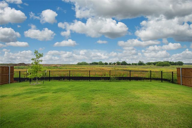 7222 Amber Barn Avenue, Pilot Point, TX 76258