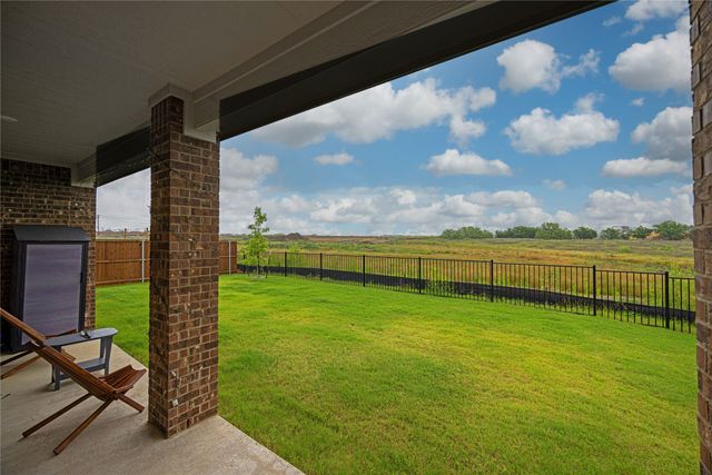 7222 Amber Barn Avenue, Pilot Point, TX 76258