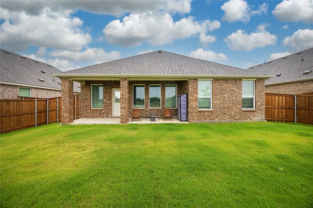 7222 Amber Barn Avenue, Pilot Point, TX 76258