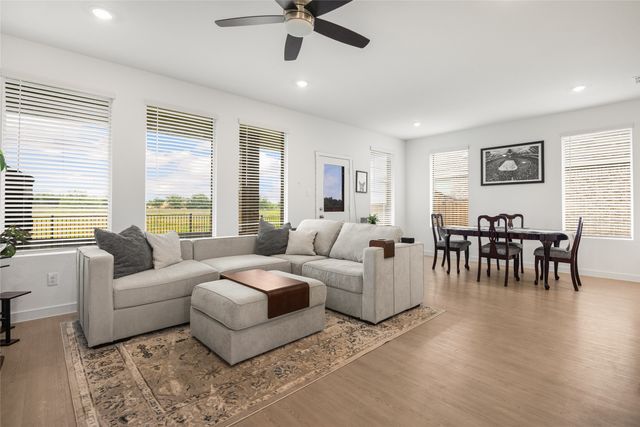 7222 Amber Barn Avenue, Pilot Point, TX 76258