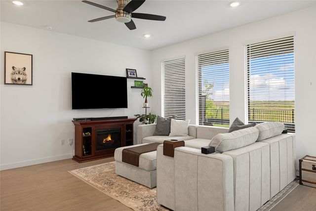 7222 Amber Barn Avenue, Pilot Point, TX 76258