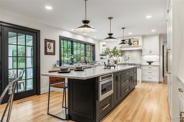 12829 Topping Acres Street, Town And Country, MO 63131