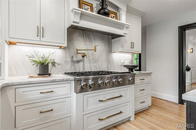 12829 Topping Acres Street, Town And Country, MO 63131
