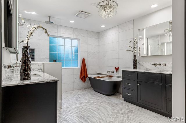 12829 Topping Acres Street, Town And Country, MO 63131