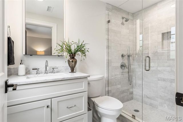 12829 Topping Acres Street, Town And Country, MO 63131