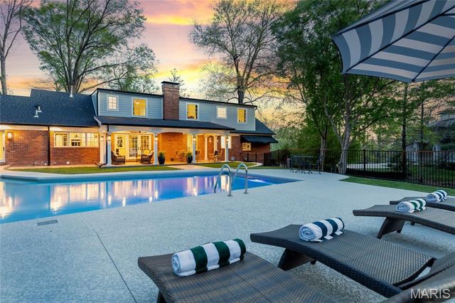 12829 Topping Acres Street, Town And Country, MO 63131