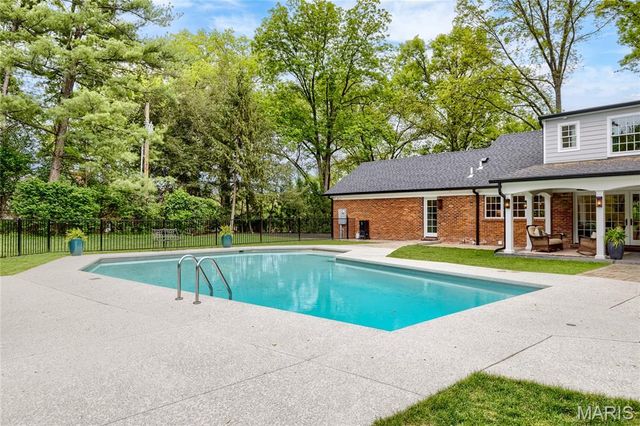 12829 Topping Acres Street, Town And Country, MO 63131