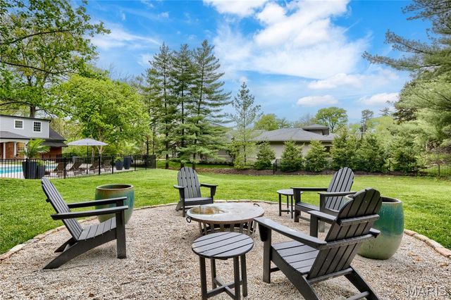 12829 Topping Acres Street, Town And Country, MO 63131