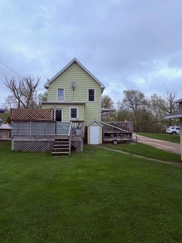 421 Kekoskee Street, Mayville, WI 53050