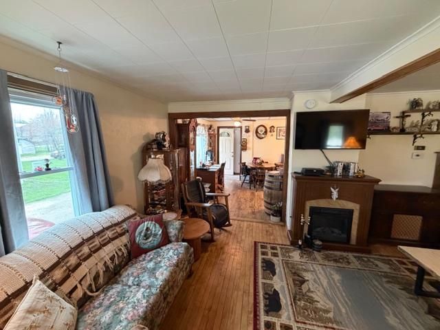 421 Kekoskee Street, Mayville, WI 53050