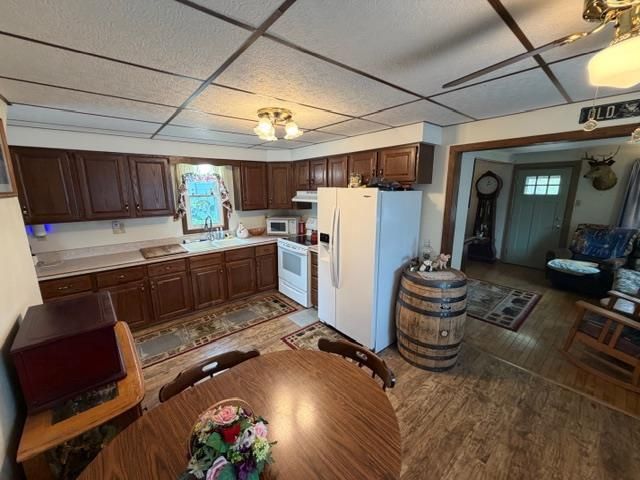 421 Kekoskee Street, Mayville, WI 53050
