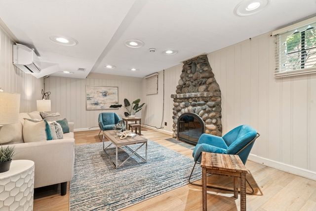 142 Beverly Rd., Brookline, MA 02467