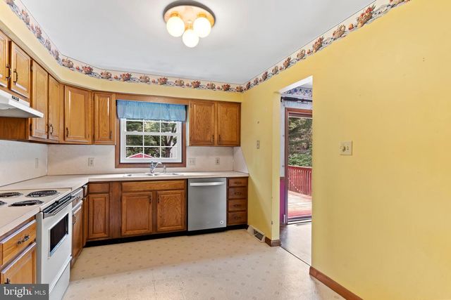 2210 DOUGLAS DRIVE, Carlisle, PA 17013