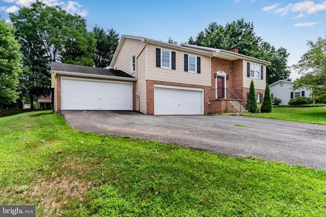2210 DOUGLAS DRIVE, Carlisle, PA 17013