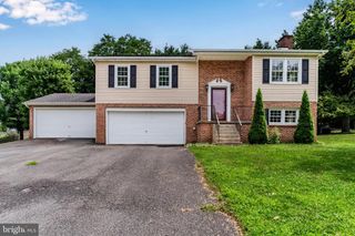 2210 DOUGLAS DRIVE, Carlisle, PA 17013