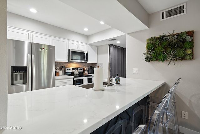 9355 N 91ST Street 101, Scottsdale, AZ 85258
