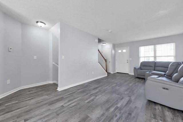 8326 Bruntsfield Road, Columbus, OH 43235