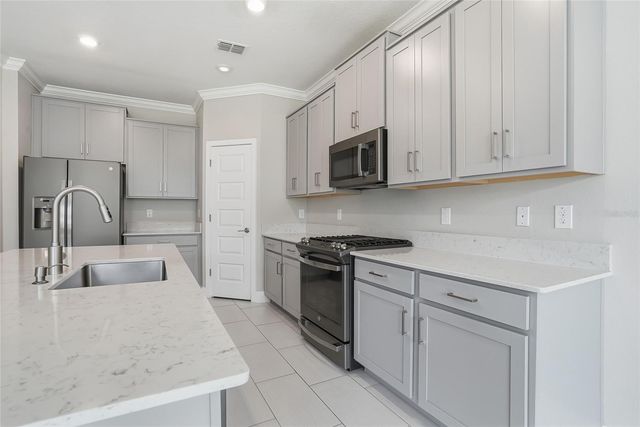 8598 CAMPUS WOODS WAY, New Port Richey, FL 34655