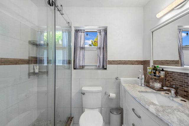 220 SE 2nd Avenue, Pompano Beach, FL 33060