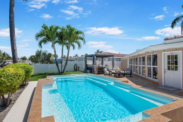 220 SE 2nd Avenue, Pompano Beach, FL 33060