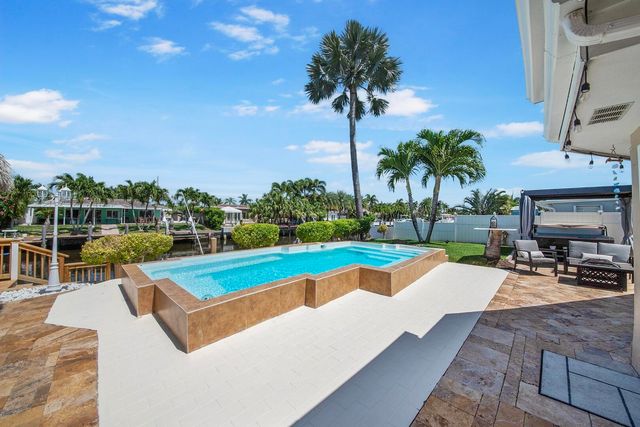 220 SE 2nd Avenue, Pompano Beach, FL 33060