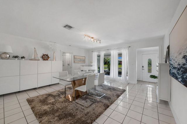 220 SE 2nd Avenue, Pompano Beach, FL 33060