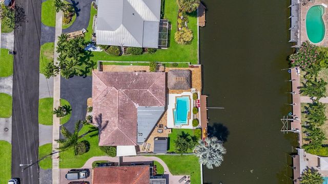 220 SE 2nd Avenue, Pompano Beach, FL 33060