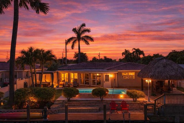 220 SE 2nd Avenue, Pompano Beach, FL 33060